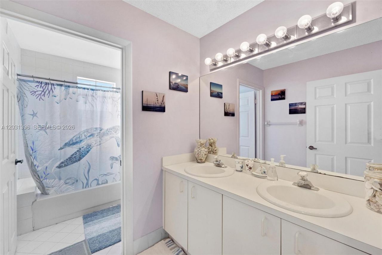 9314 SW 212th Ter , Cutler Bay, FL 33189 Photo