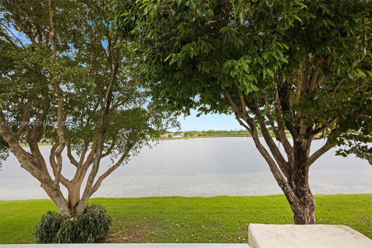 9314 SW 212th Ter , Cutler Bay, FL 33189 Photo