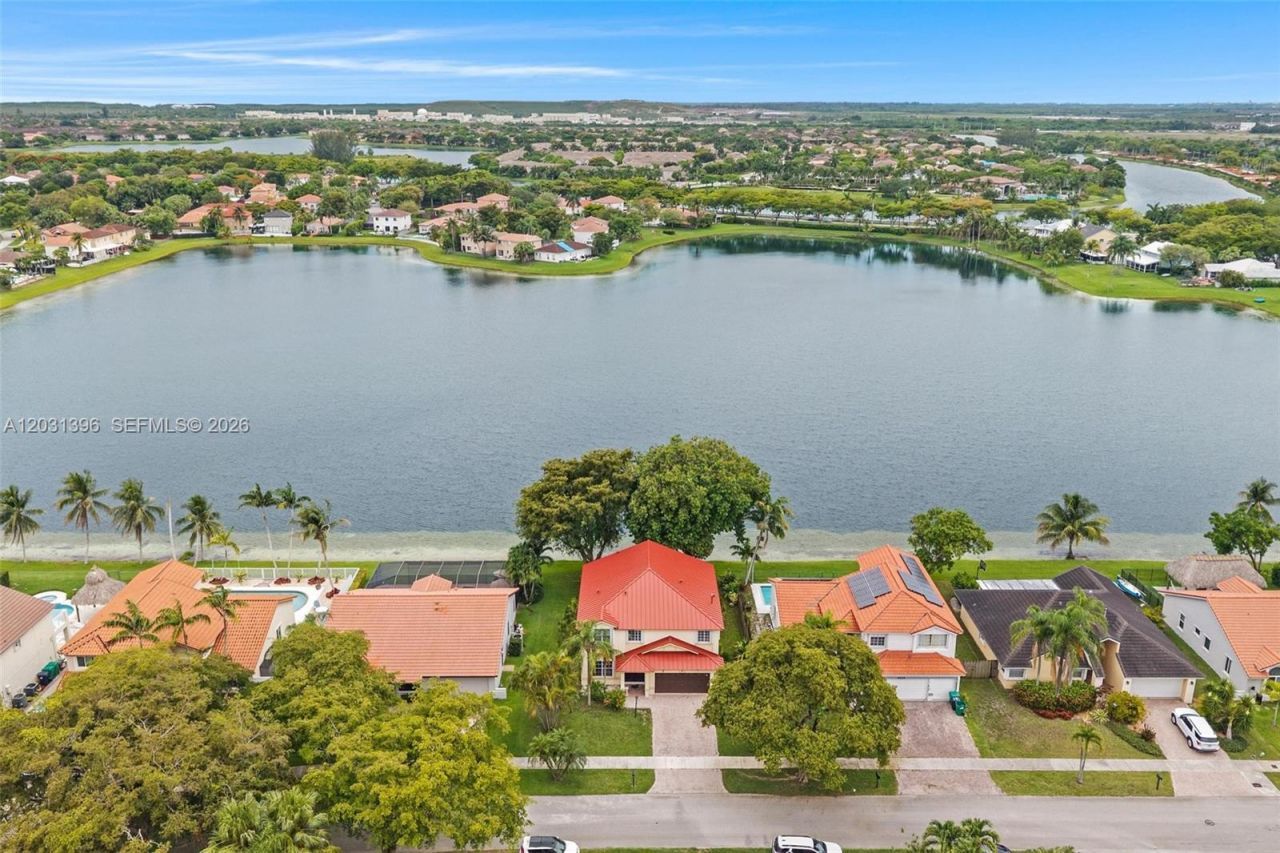 9314 SW 212th Ter , Cutler Bay, FL 33189 Photo