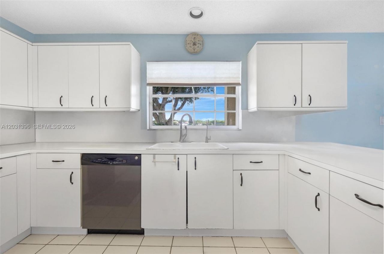 9314 SW 212th Ter , Cutler Bay, FL 33189 Photo