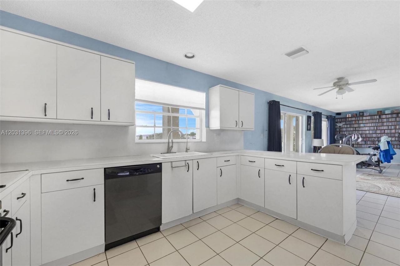 9314 SW 212th Ter , Cutler Bay, FL 33189 Photo