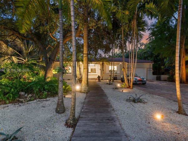 1160 NE 100th St , Miami Shores, FL 33138