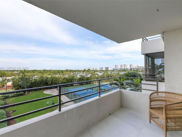 600 Three Islands Blvd , Unit 403, Hallandale Beach, FL 33009