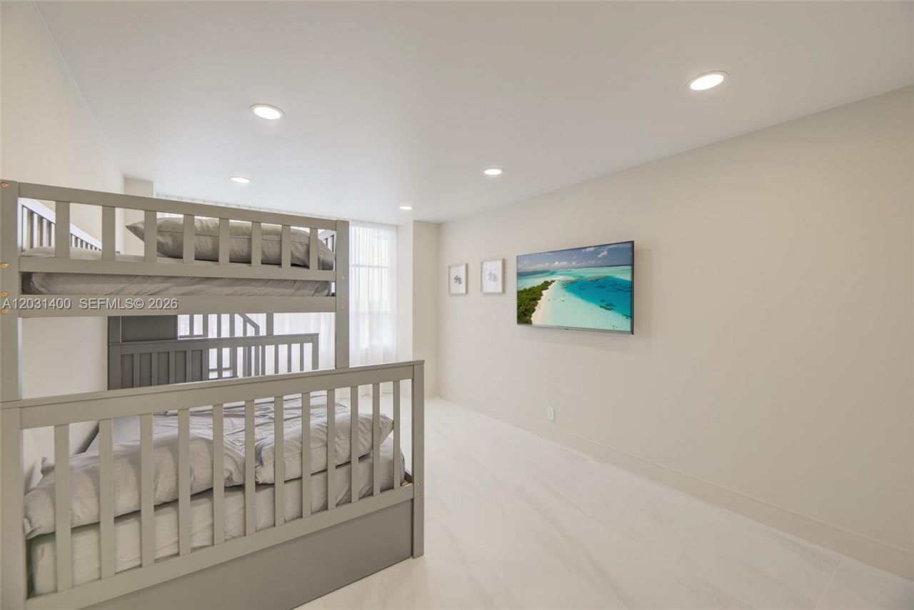 600 Three Islands Blvd , Unit 403, Hallandale Beach, FL 33009 Photo