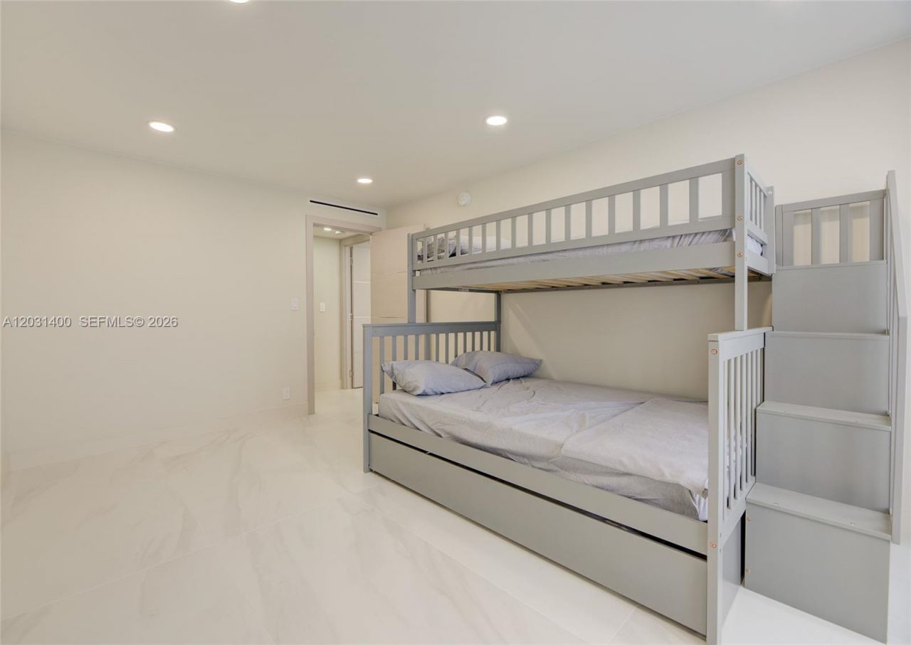600 Three Islands Blvd , Unit 403, Hallandale Beach, FL 33009 Photo