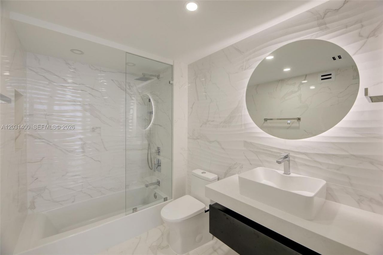 600 Three Islands Blvd , Unit 403, Hallandale Beach, FL 33009 Photo