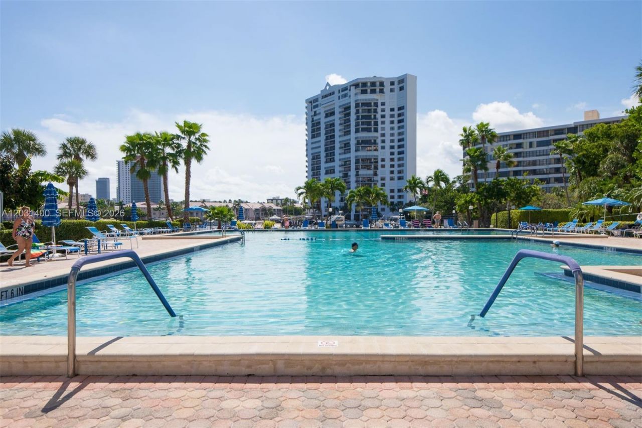 600 Three Islands Blvd , Unit 403, Hallandale Beach, FL 33009 Photo