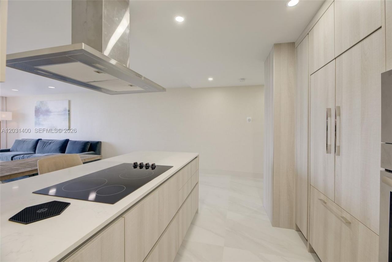 600 Three Islands Blvd , Unit 403, Hallandale Beach, FL 33009 Photo