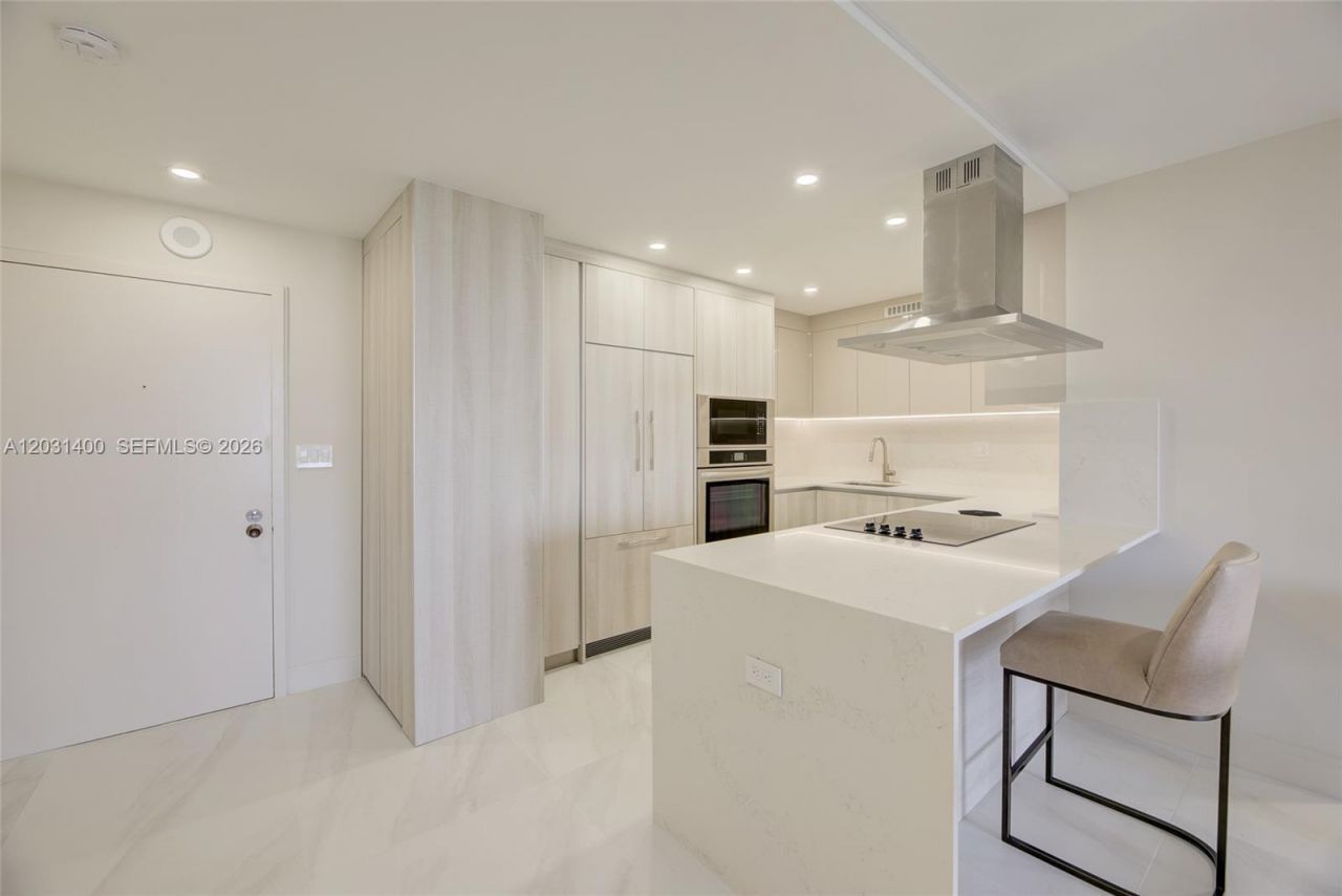 600 Three Islands Blvd , Unit 403, Hallandale Beach, FL 33009 Photo