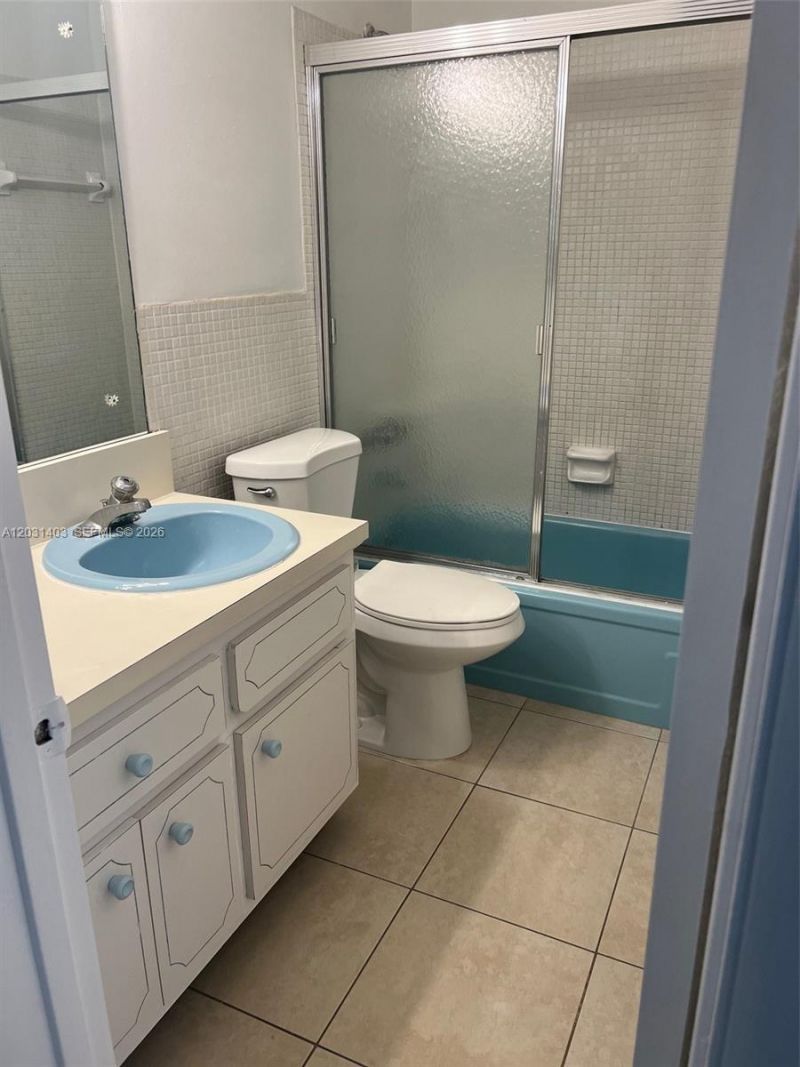 16801 NE 14th Ave , Unit 310, Miami, FL 33162 Photo