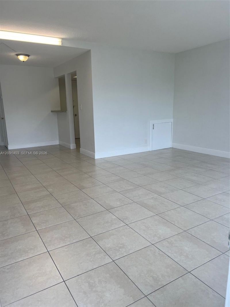 16801 NE 14th Ave , Unit 310, Miami, FL 33162 Photo