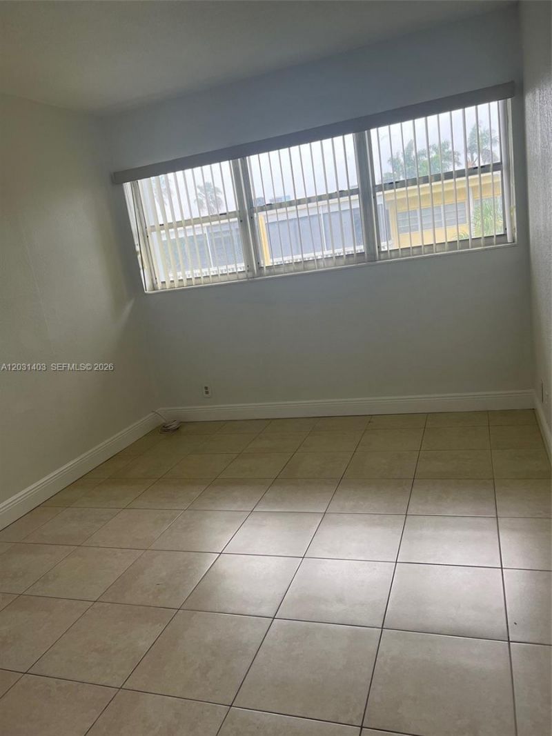 16801 NE 14th Ave , Unit 310, Miami, FL 33162 Photo