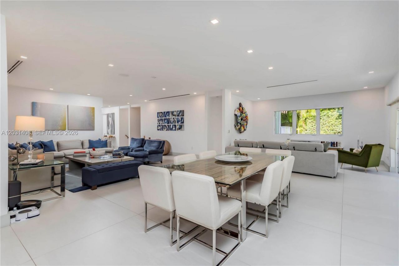 301 E Shore Dr E , Unit 301, Miami, FL 33133 Photo