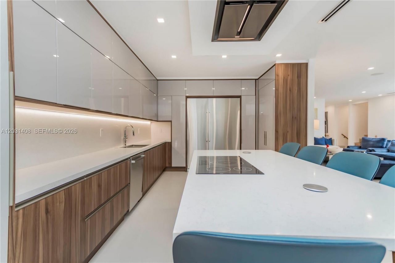 301 E Shore Dr E , Unit 301, Miami, FL 33133 Photo