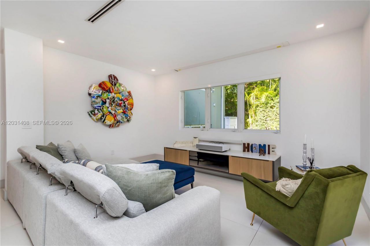 301 E Shore Dr E , Unit 301, Miami, FL 33133 Photo