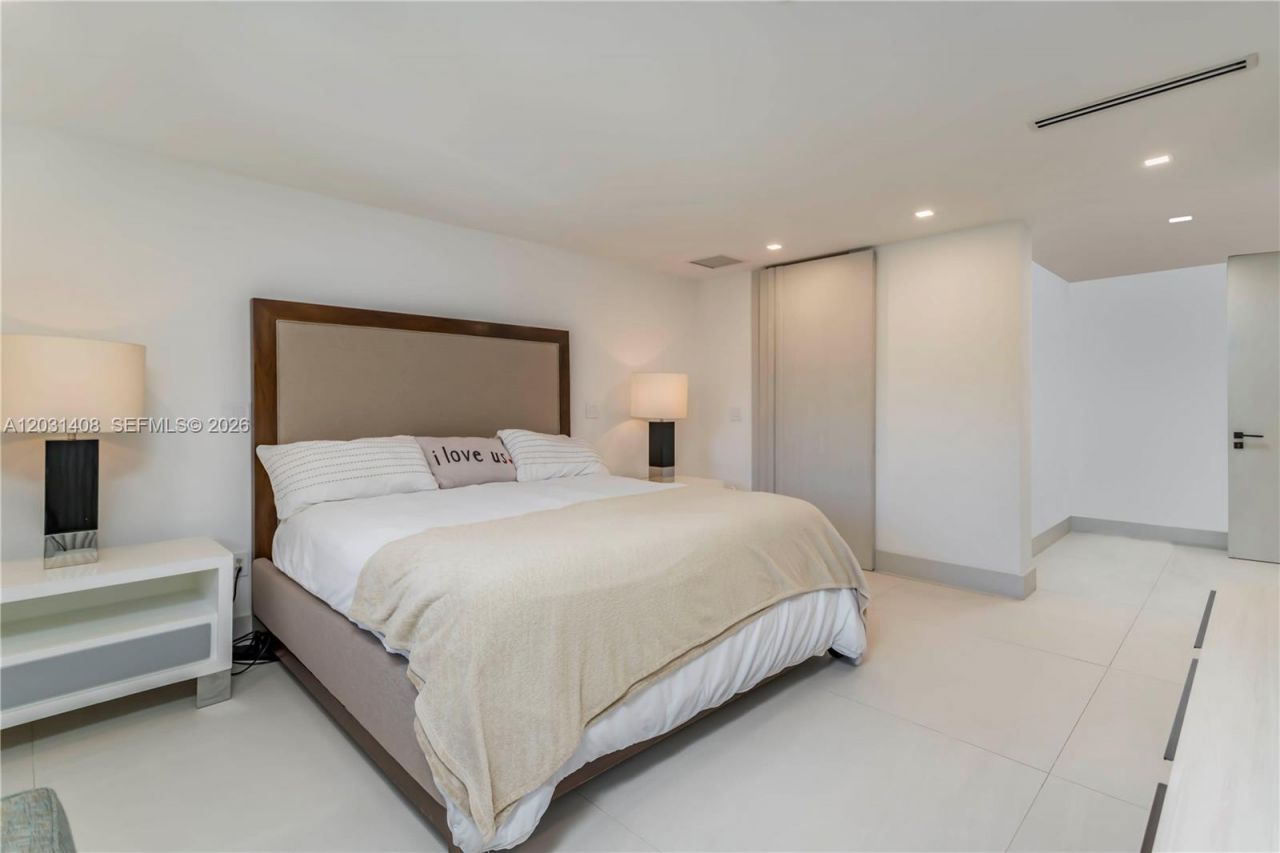 301 E Shore Dr E , Unit 301, Miami, FL 33133 Photo