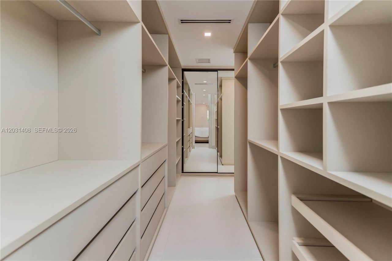 301 E Shore Dr E , Unit 301, Miami, FL 33133 Photo