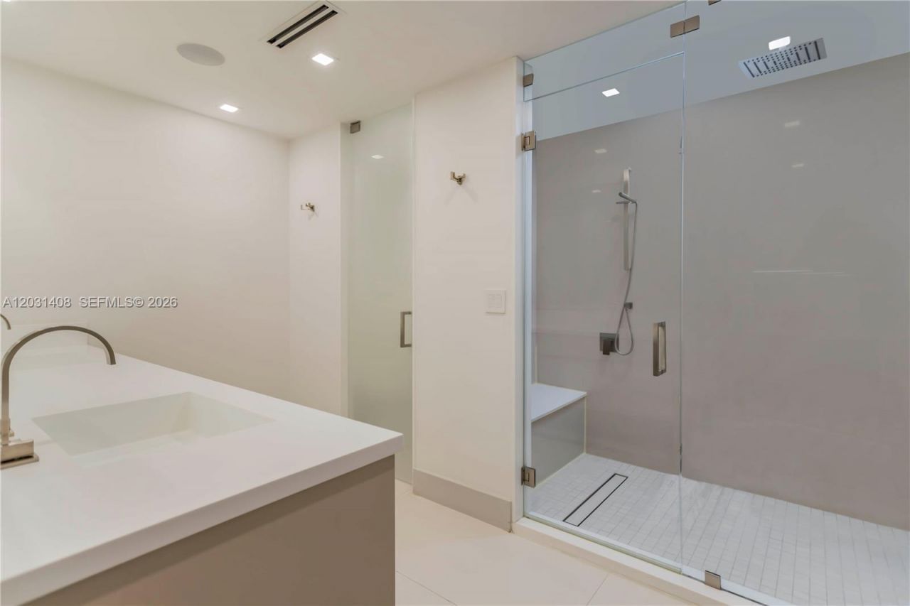 301 E Shore Dr E , Unit 301, Miami, FL 33133 Photo
