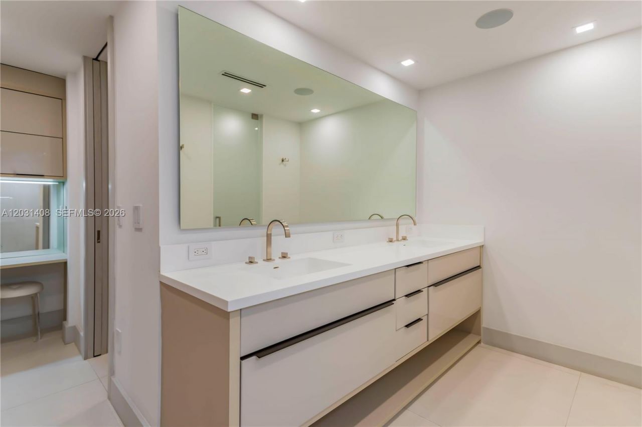 301 E Shore Dr E , Unit 301, Miami, FL 33133 Photo