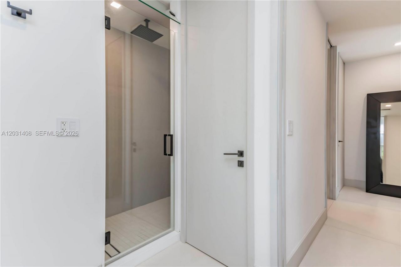 301 E Shore Dr E , Unit 301, Miami, FL 33133 Photo
