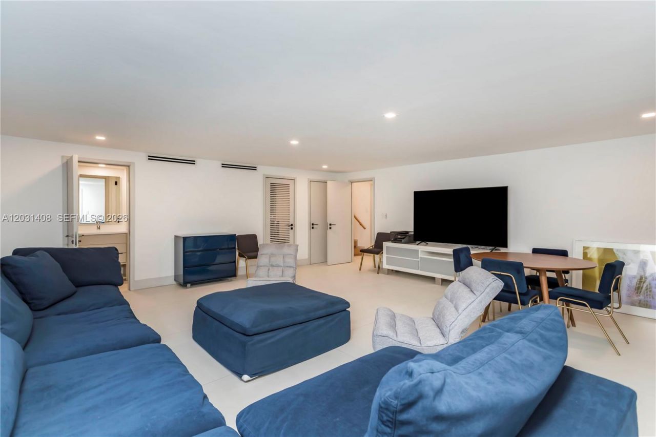 301 E Shore Dr E , Unit 301, Miami, FL 33133 Photo