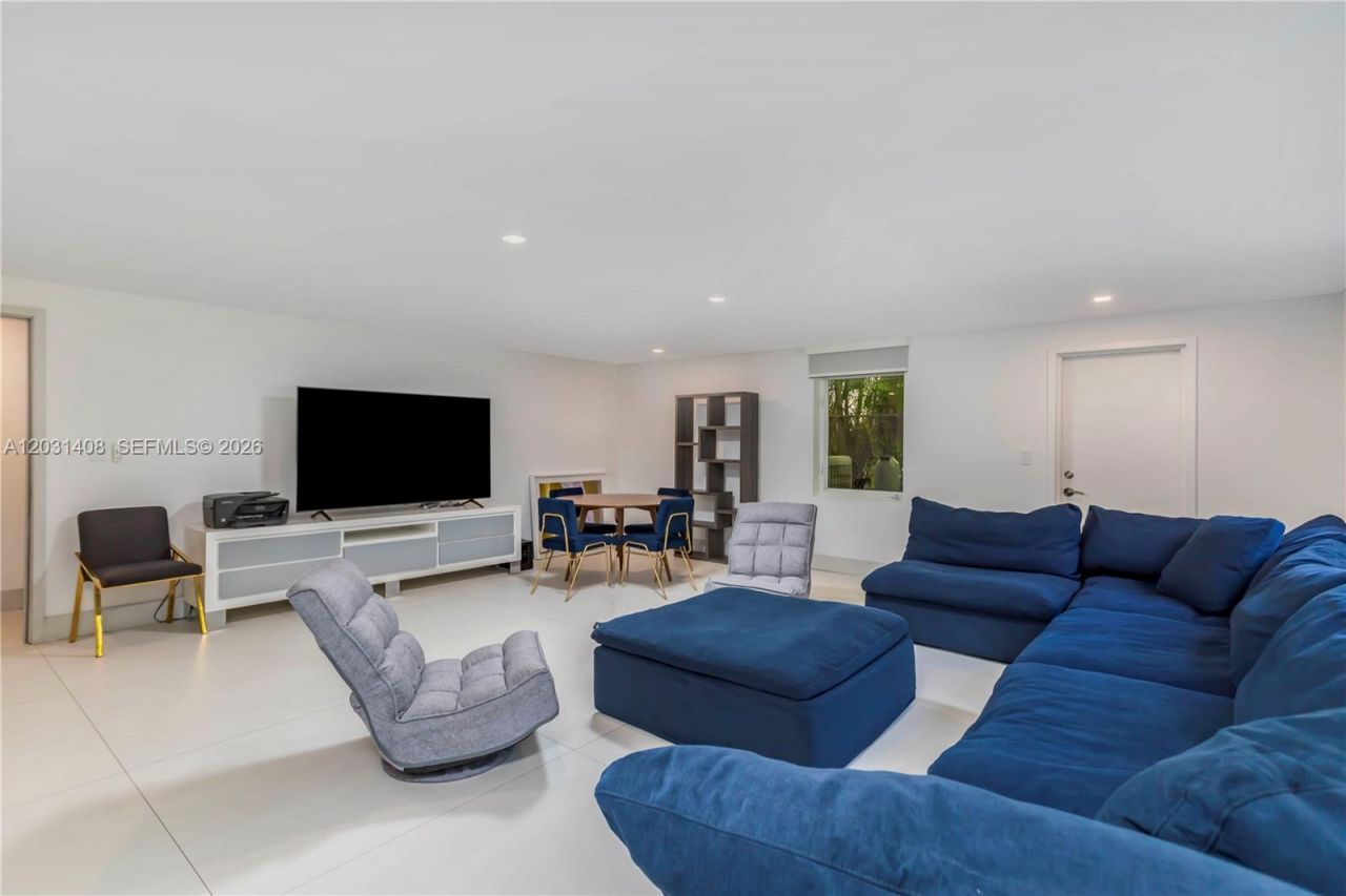 301 E Shore Dr E , Unit 301, Miami, FL 33133 Photo
