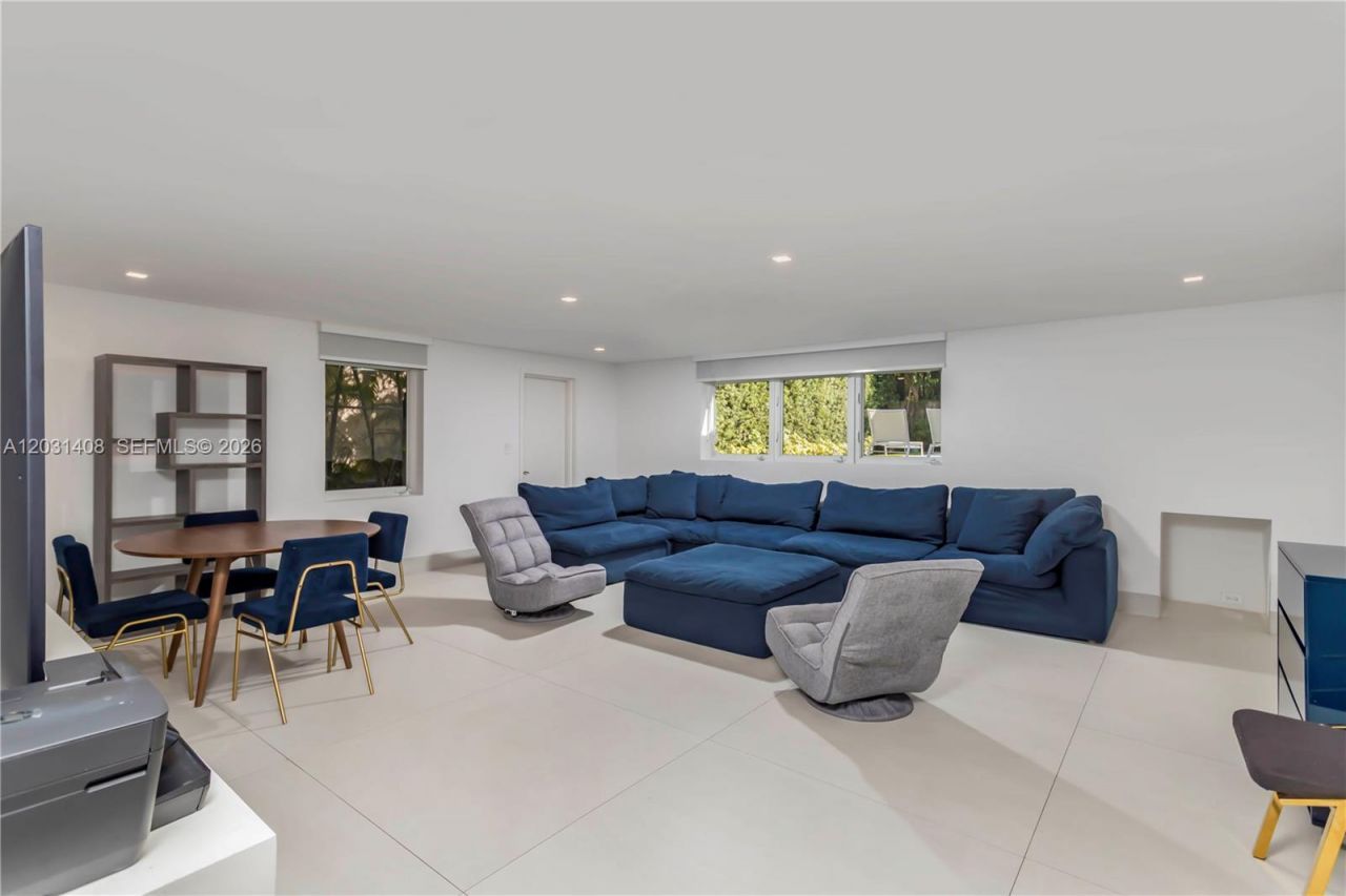 301 E Shore Dr E , Unit 301, Miami, FL 33133 Photo