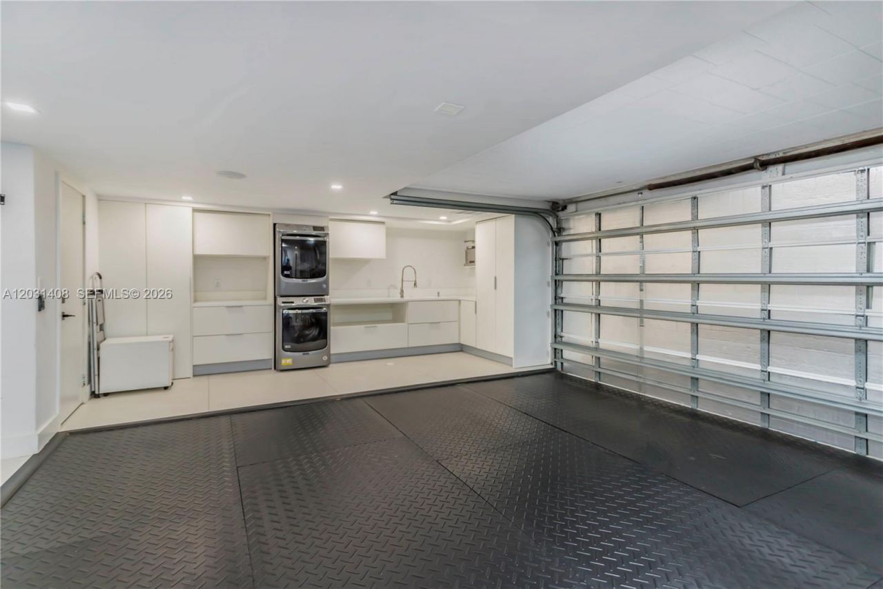 301 E Shore Dr E , Unit 301, Miami, FL 33133 Photo