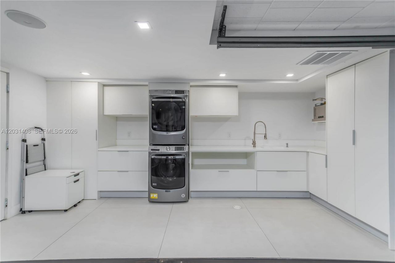 301 E Shore Dr E , Unit 301, Miami, FL 33133 Photo