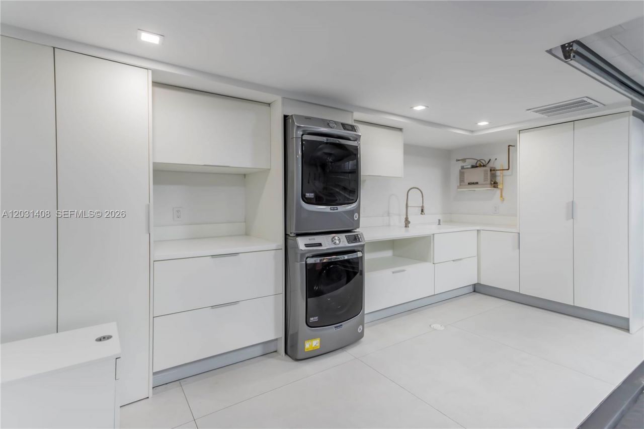 301 E Shore Dr E , Unit 301, Miami, FL 33133 Photo