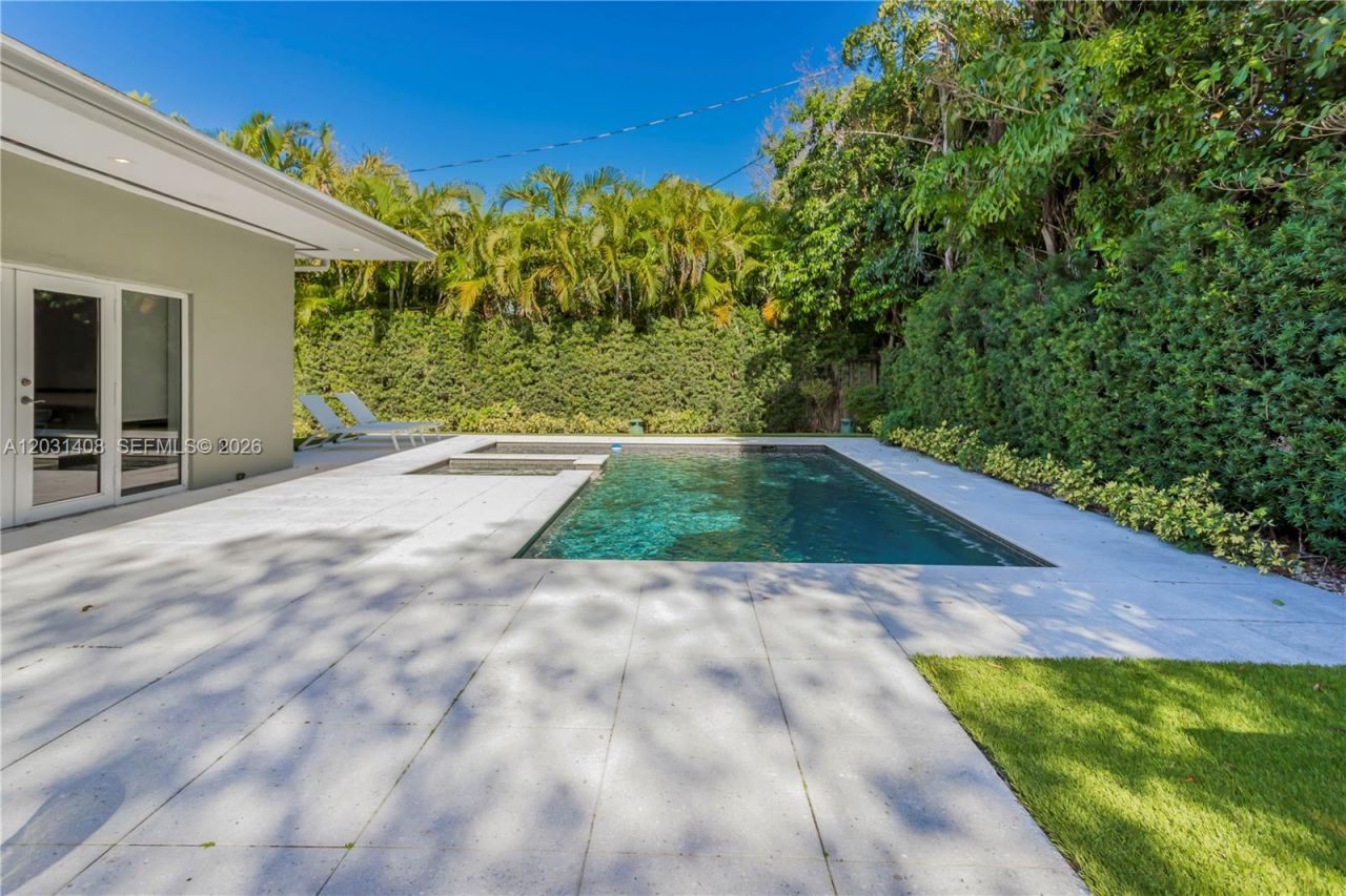 301 E Shore Dr E , Unit 301, Miami, FL 33133 Photo