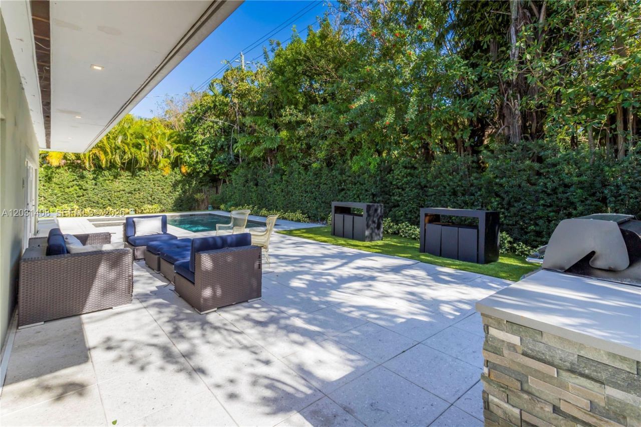 301 E Shore Dr E , Unit 301, Miami, FL 33133 Photo