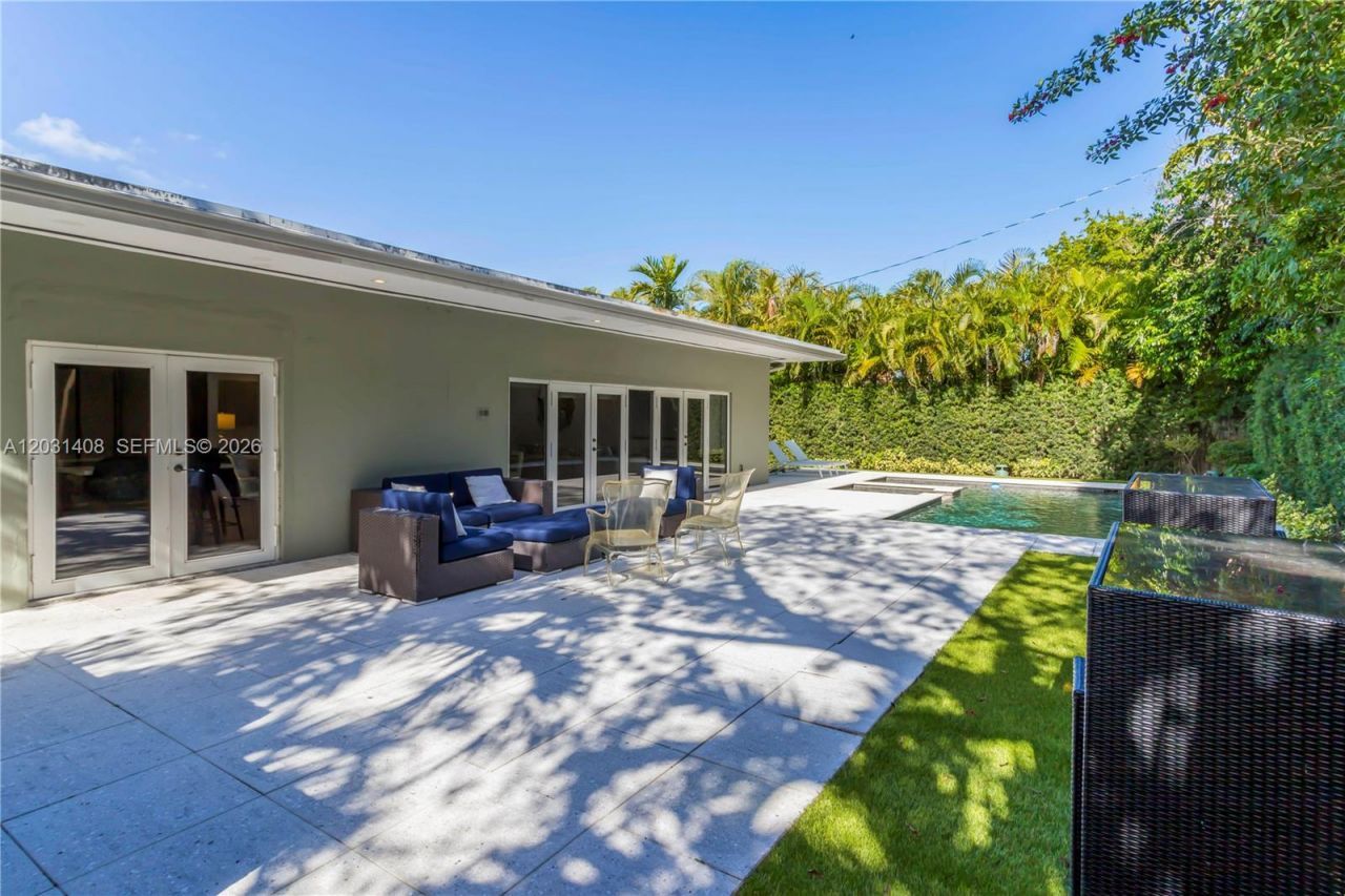 301 E Shore Dr E , Unit 301, Miami, FL 33133 Photo