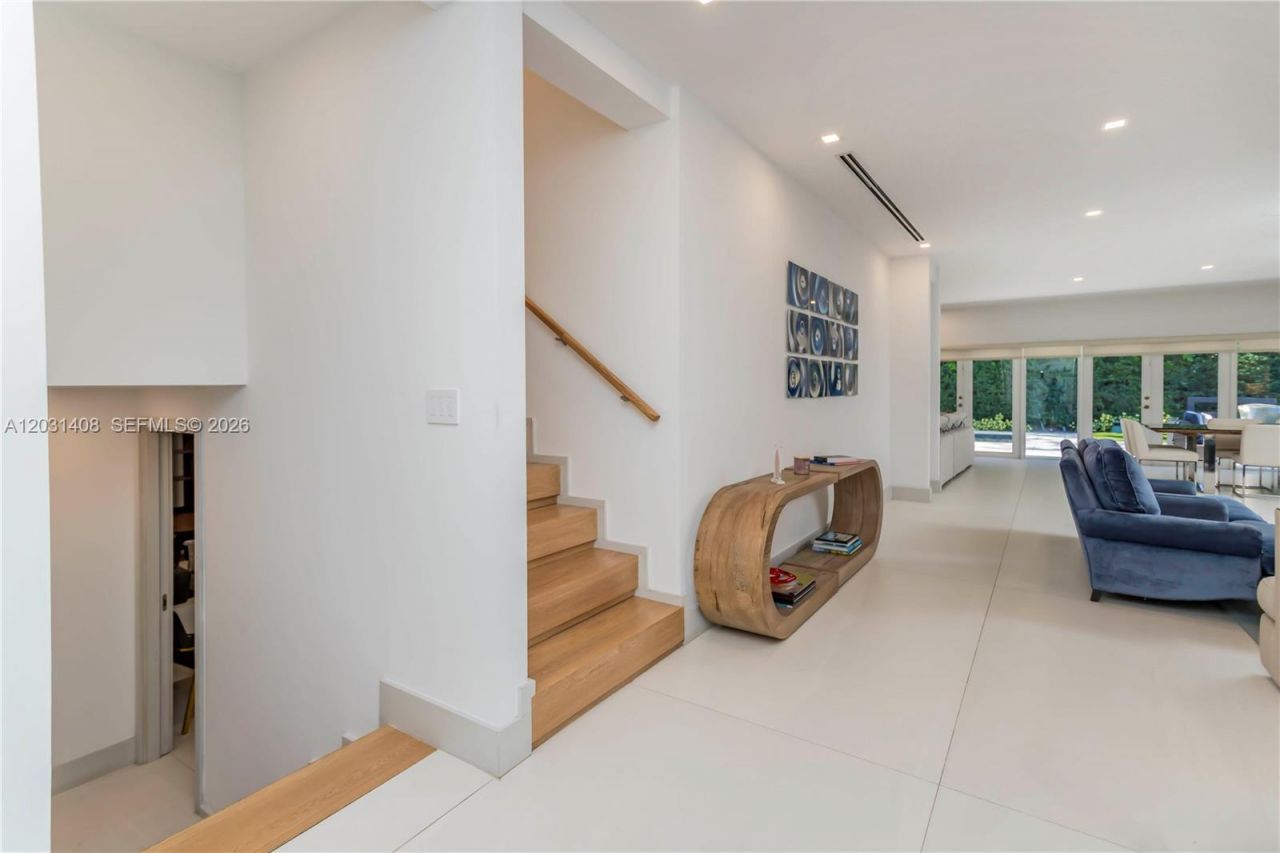 301 E Shore Dr E , Unit 301, Miami, FL 33133 Photo