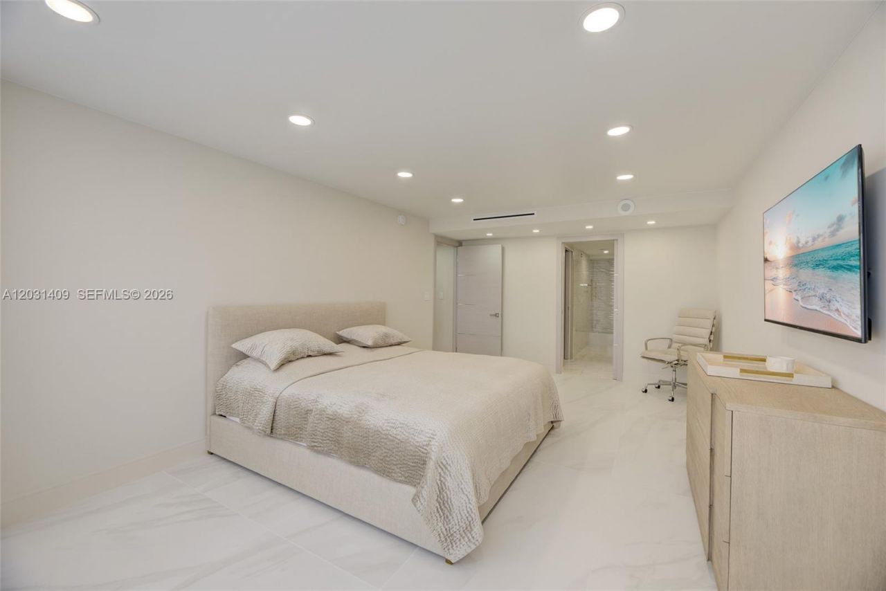 600 Three Islands Blvd , Unit 403, Hallandale Beach, FL 33009 Photo