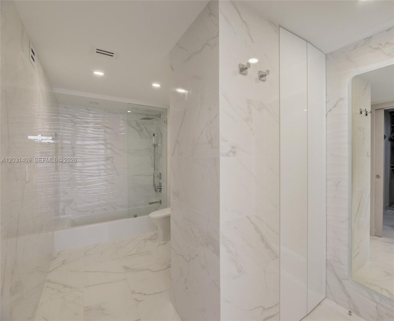 600 Three Islands Blvd , Unit 403, Hallandale Beach, FL 33009 Photo