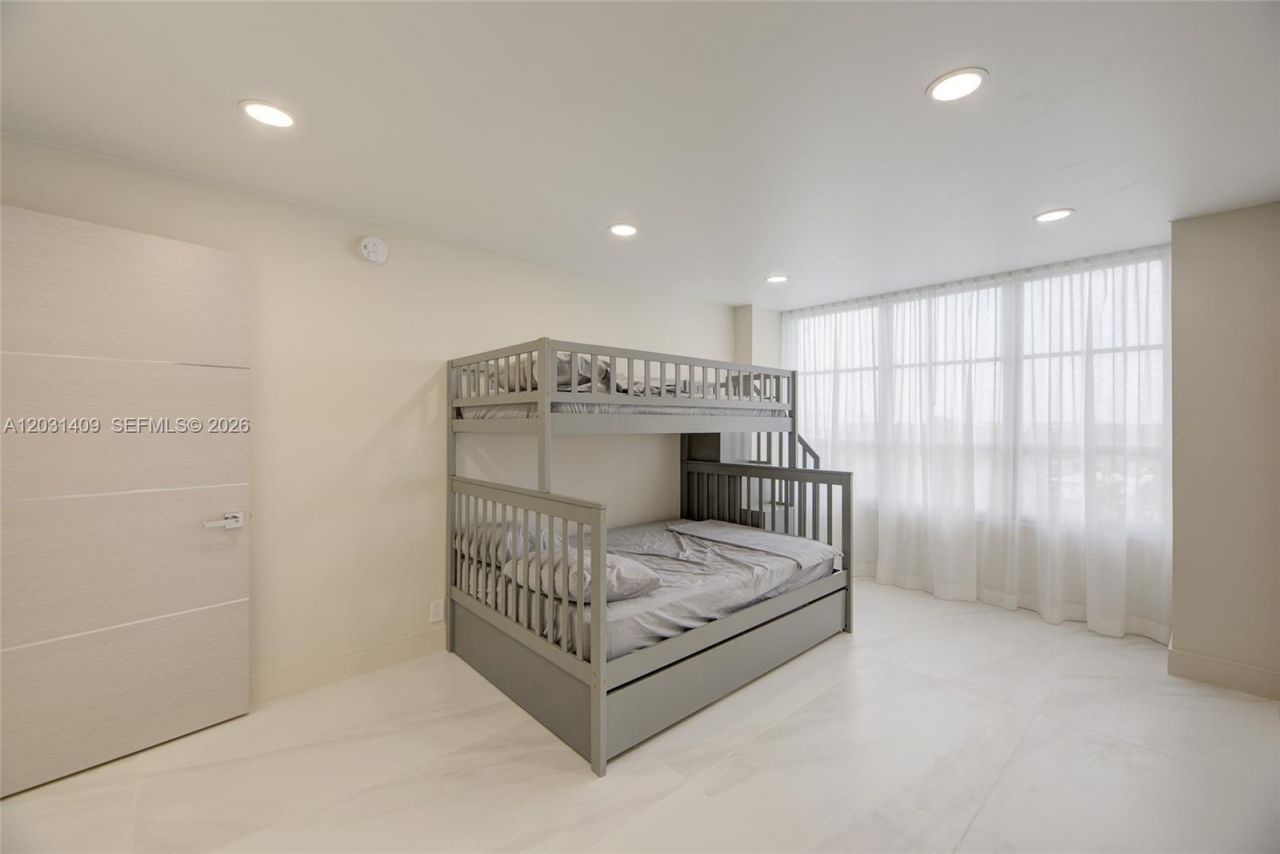 600 Three Islands Blvd , Unit 403, Hallandale Beach, FL 33009 Photo