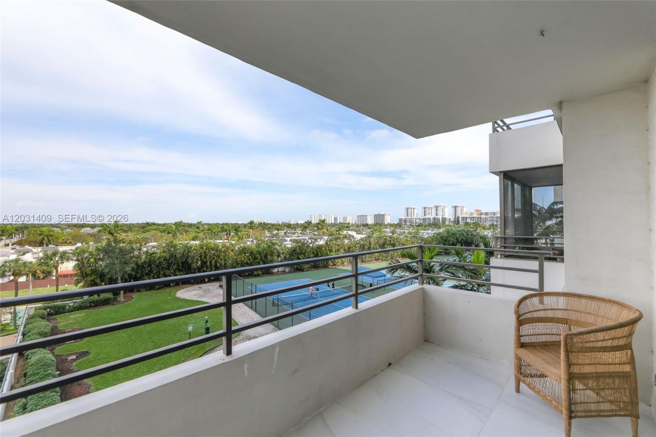 600 Three Islands Blvd , Unit 403, Hallandale Beach, FL 33009 Photo