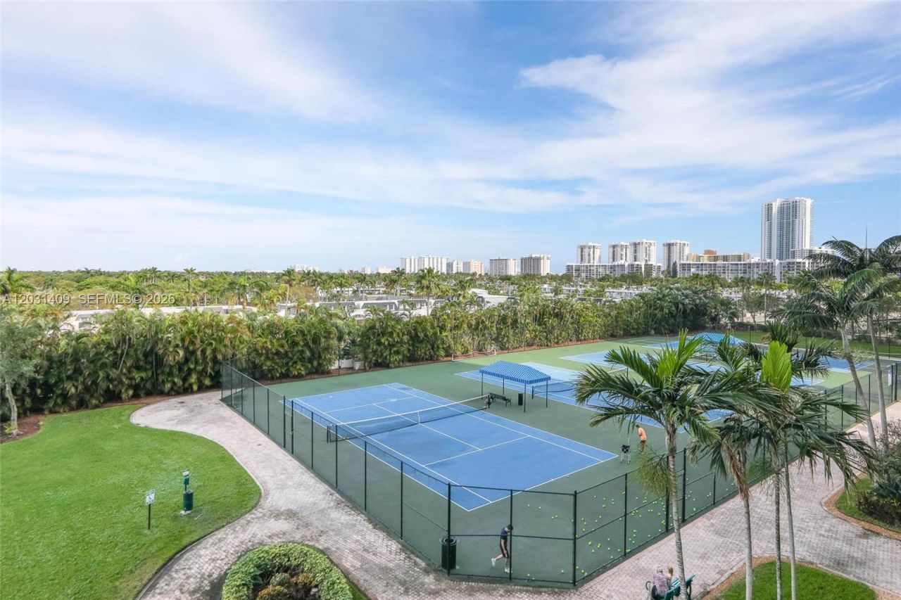600 Three Islands Blvd , Unit 403, Hallandale Beach, FL 33009 Photo