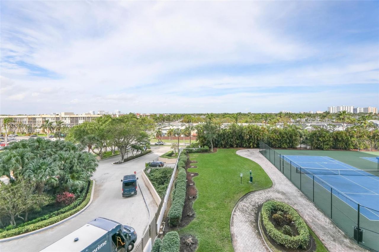 600 Three Islands Blvd , Unit 403, Hallandale Beach, FL 33009 Photo