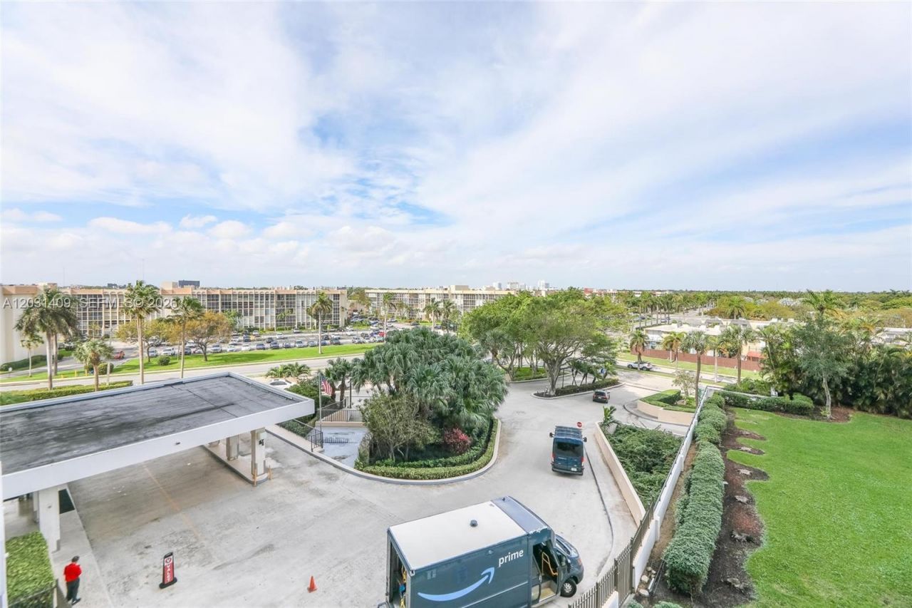 600 Three Islands Blvd , Unit 403, Hallandale Beach, FL 33009 Photo