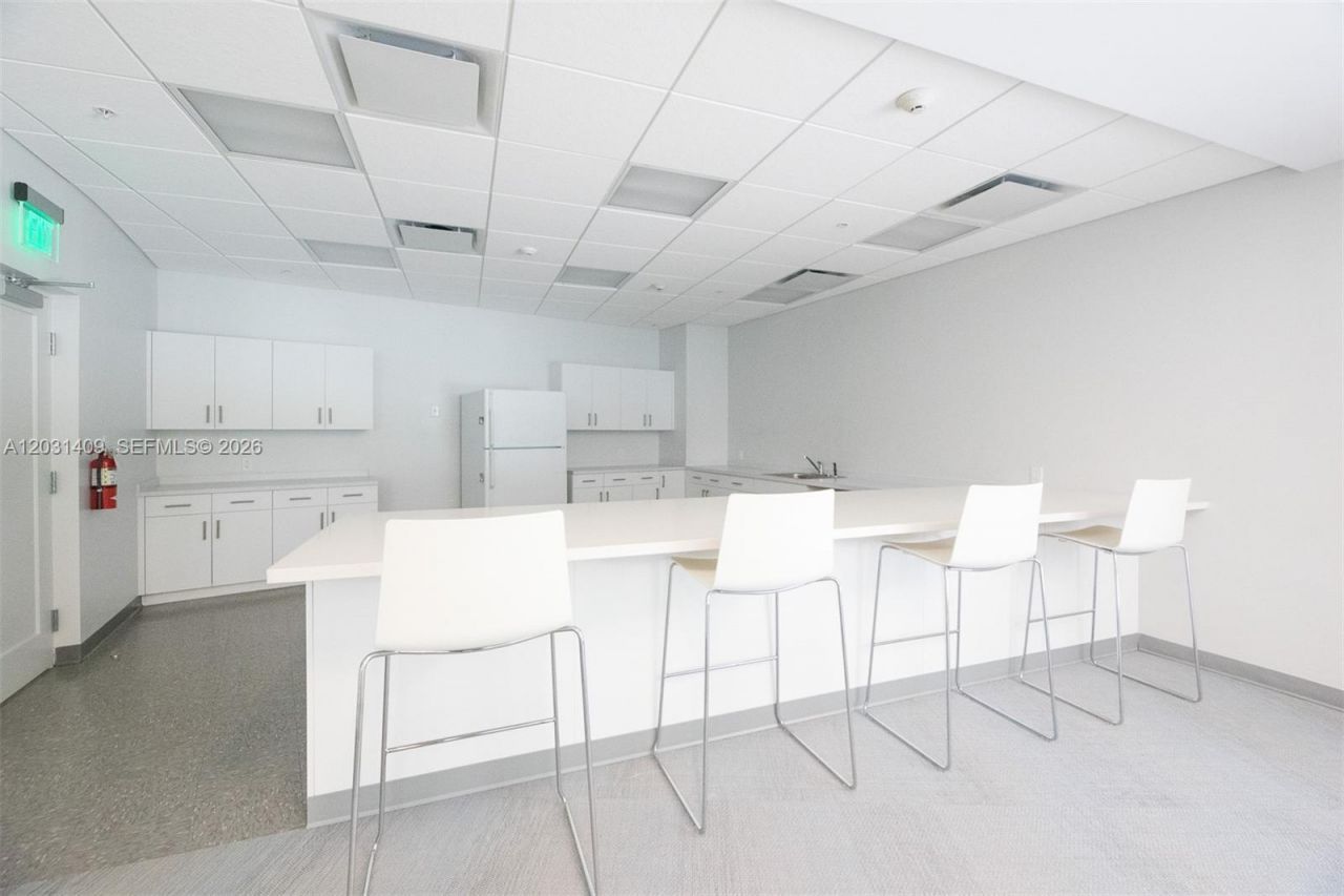 600 Three Islands Blvd , Unit 403, Hallandale Beach, FL 33009 Photo