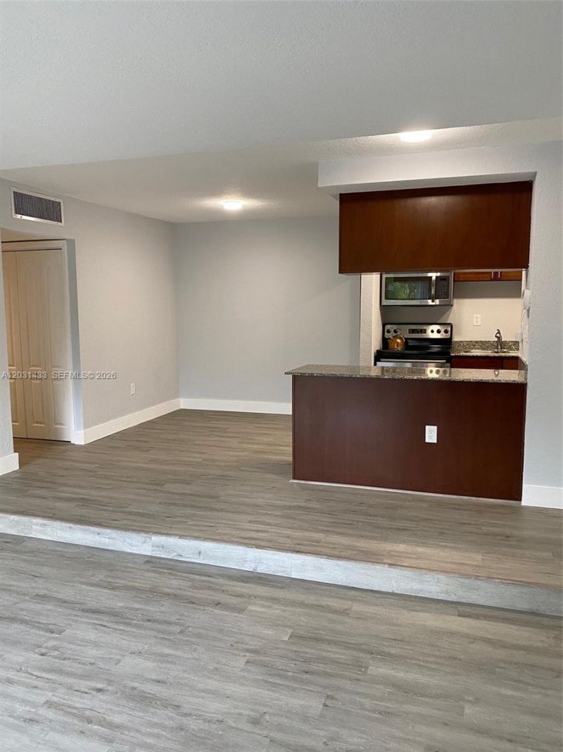 8950 SW 69th Ct , Unit 308, Pinecrest, FL 33156 Photo