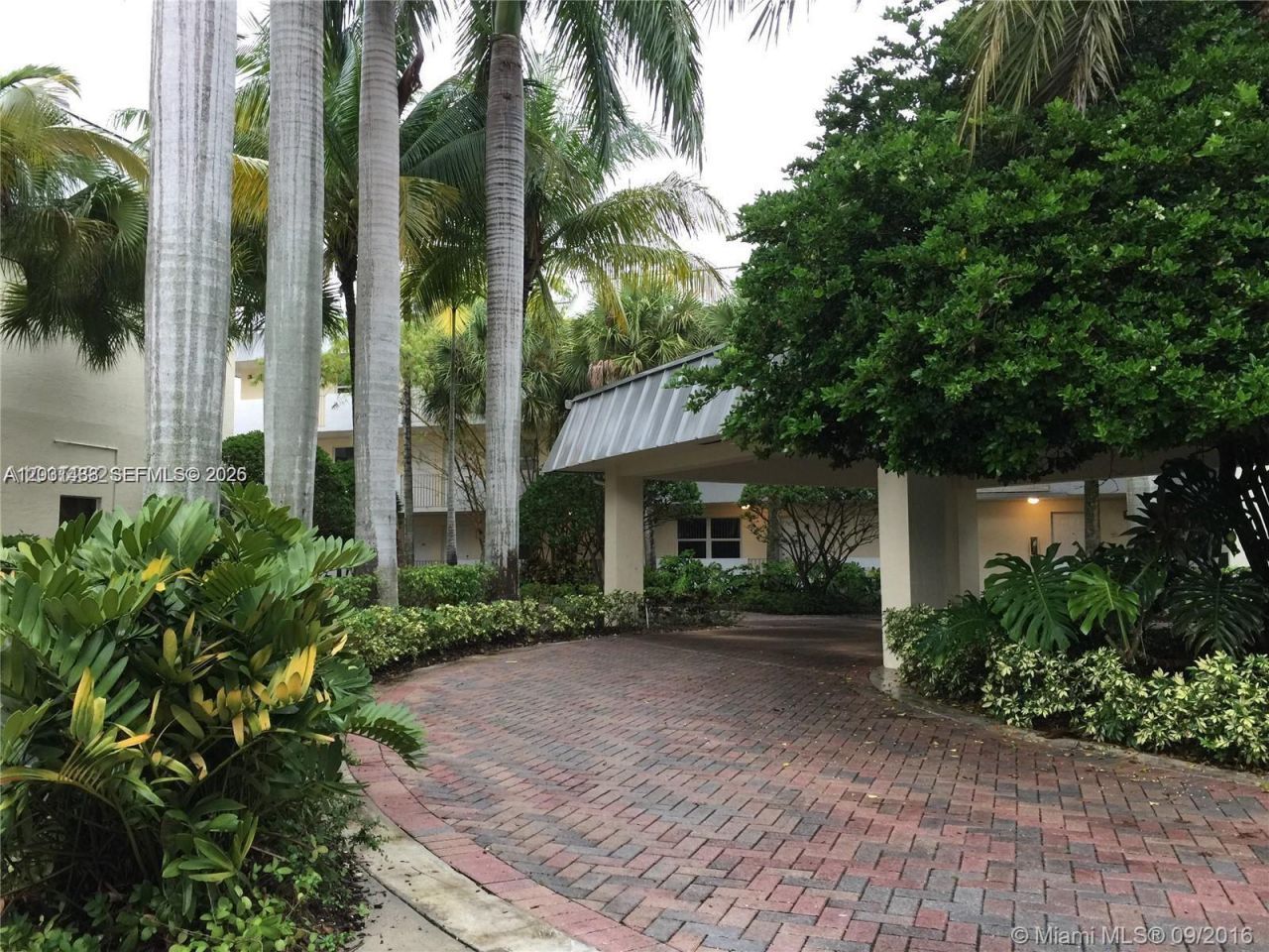 8950 SW 69th Ct, Unit 308, Pinecrest, FL 33156 Photo
