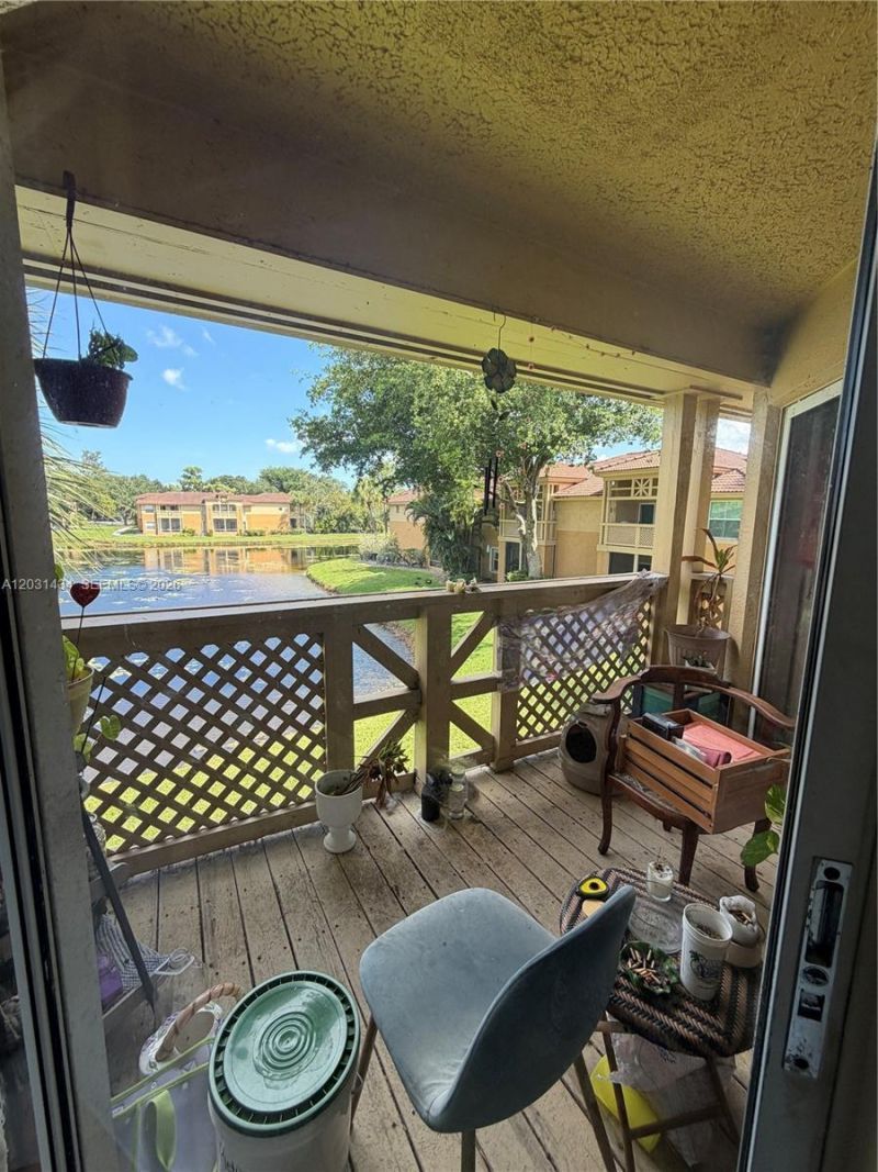 4823 Via Palm Lks, Unit 1318, West Palm Beach, FL 33417 Photo