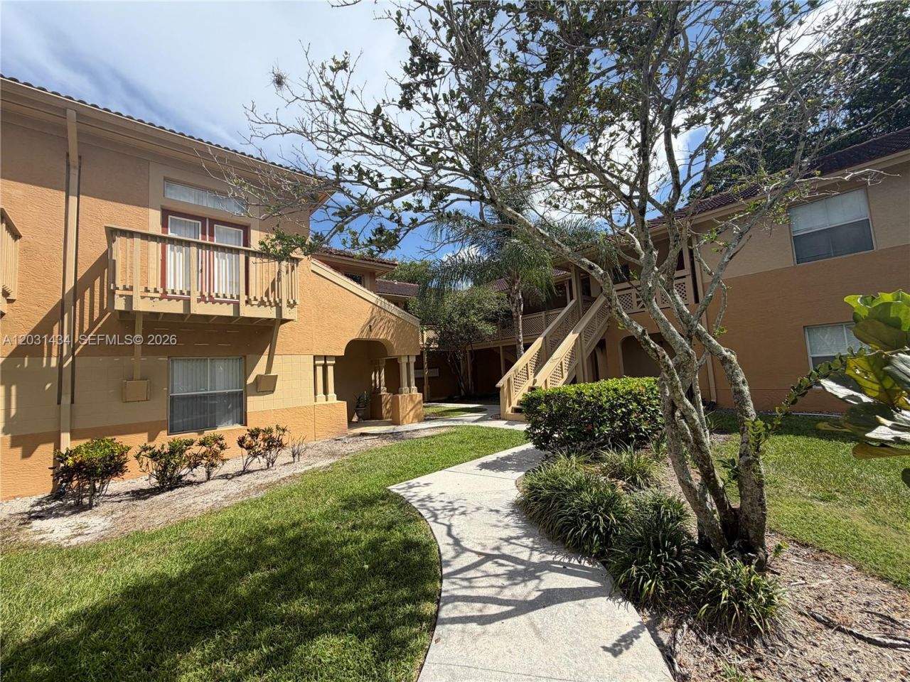 4823 Via Palm Lks, Unit 1318, West Palm Beach, FL 33417 Photo