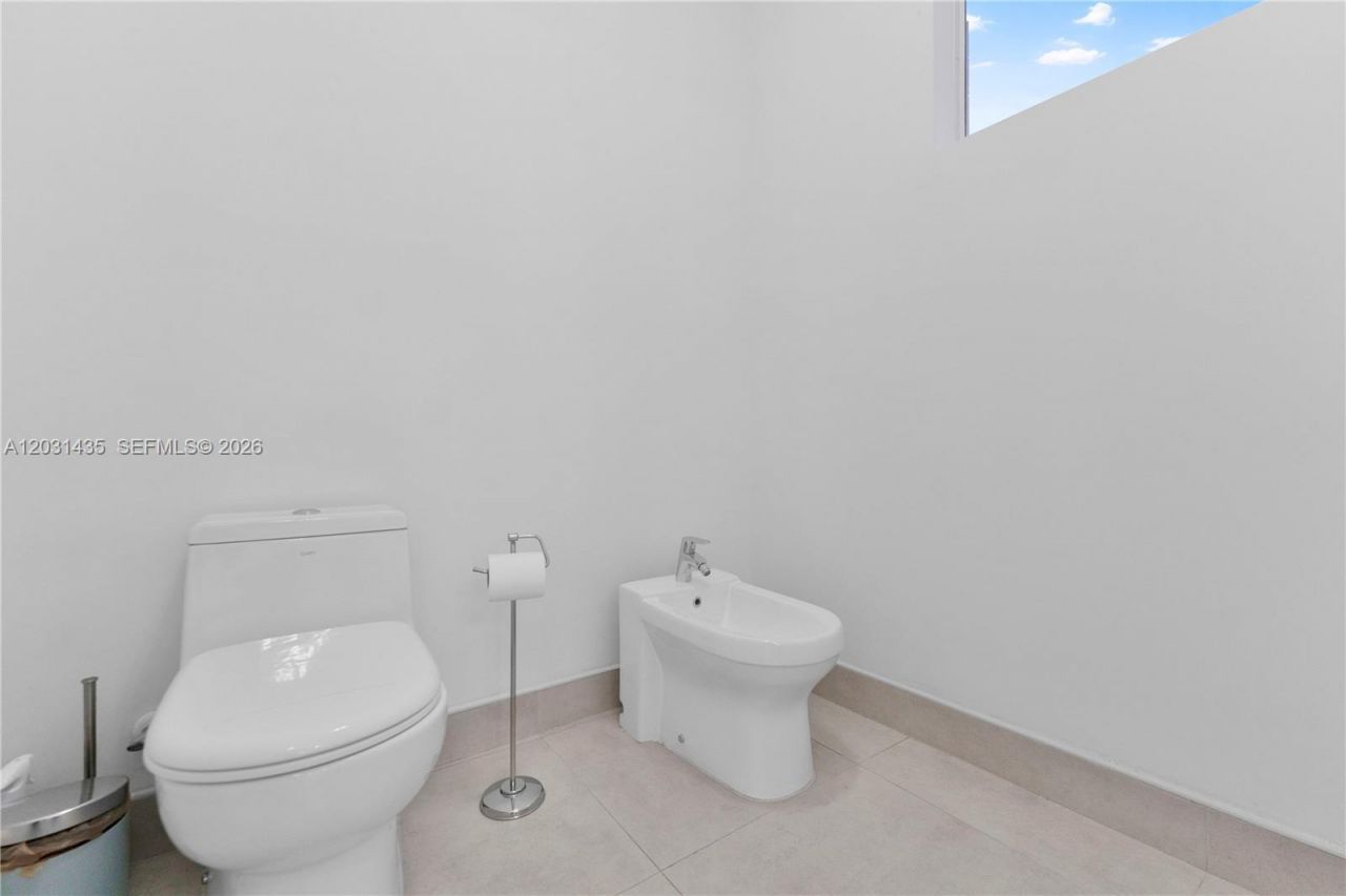 6750 NW 103rd Ave , Doral, FL 33178 Photo