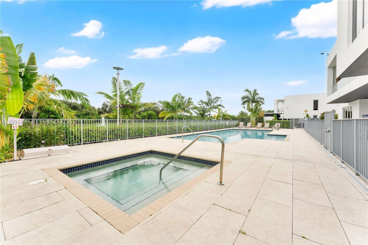 6750 NW 103rd Ave , Doral, FL 33178 Photo