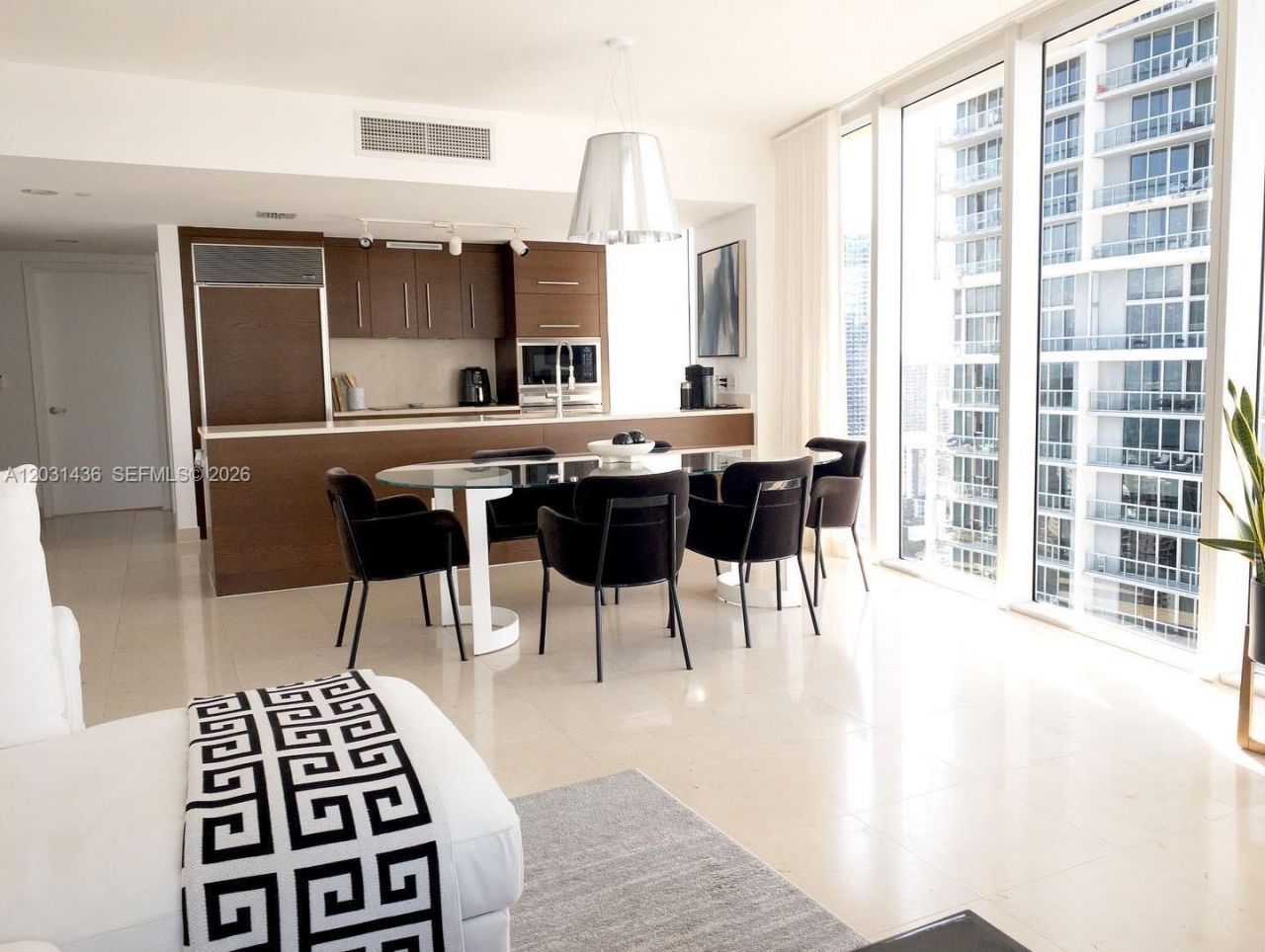 475 Brickell Ave , Unit 3915, Miami, FL 33131 Photo
