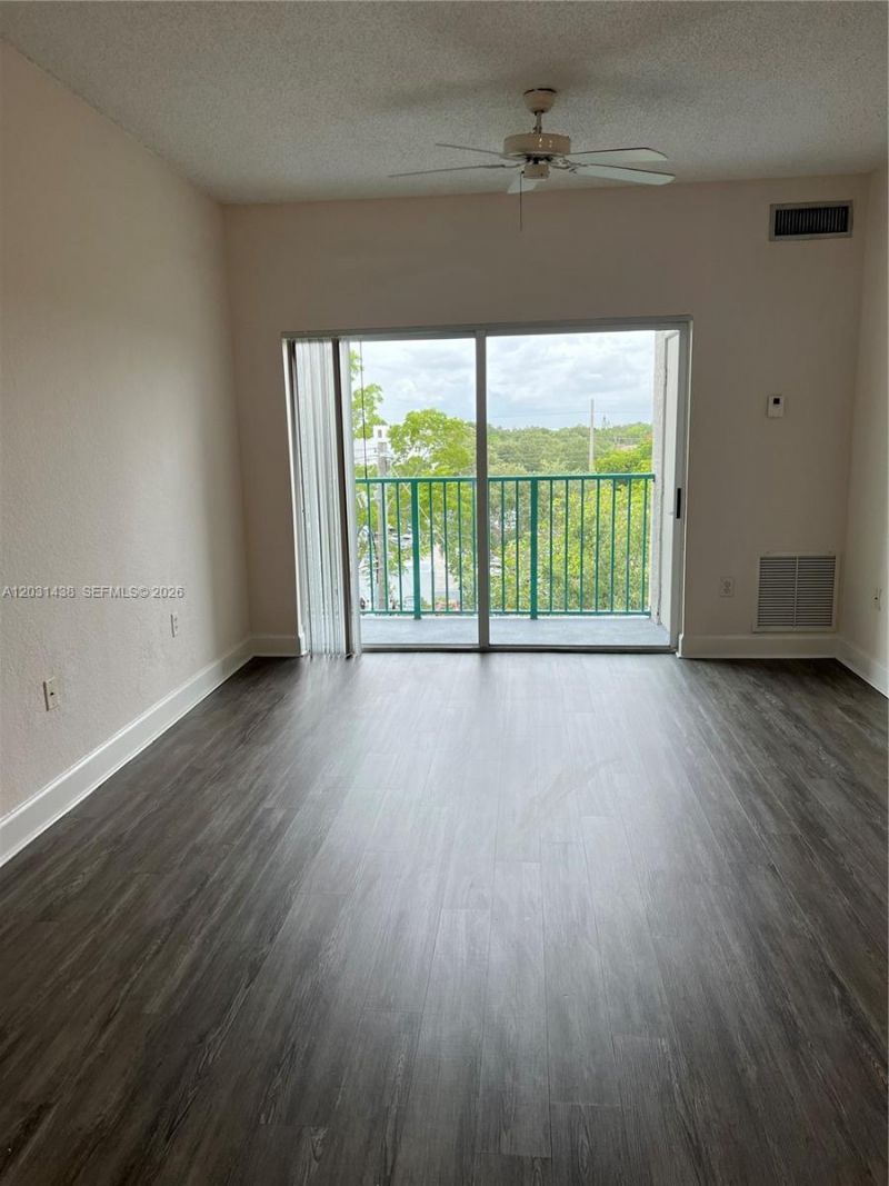 6001 SW 70th St , Unit 545, South Miami, FL 33143 Photo
